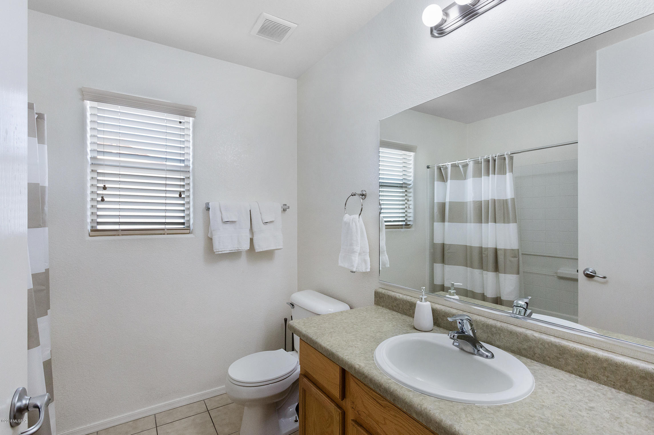 2283 E Calle Pelicano