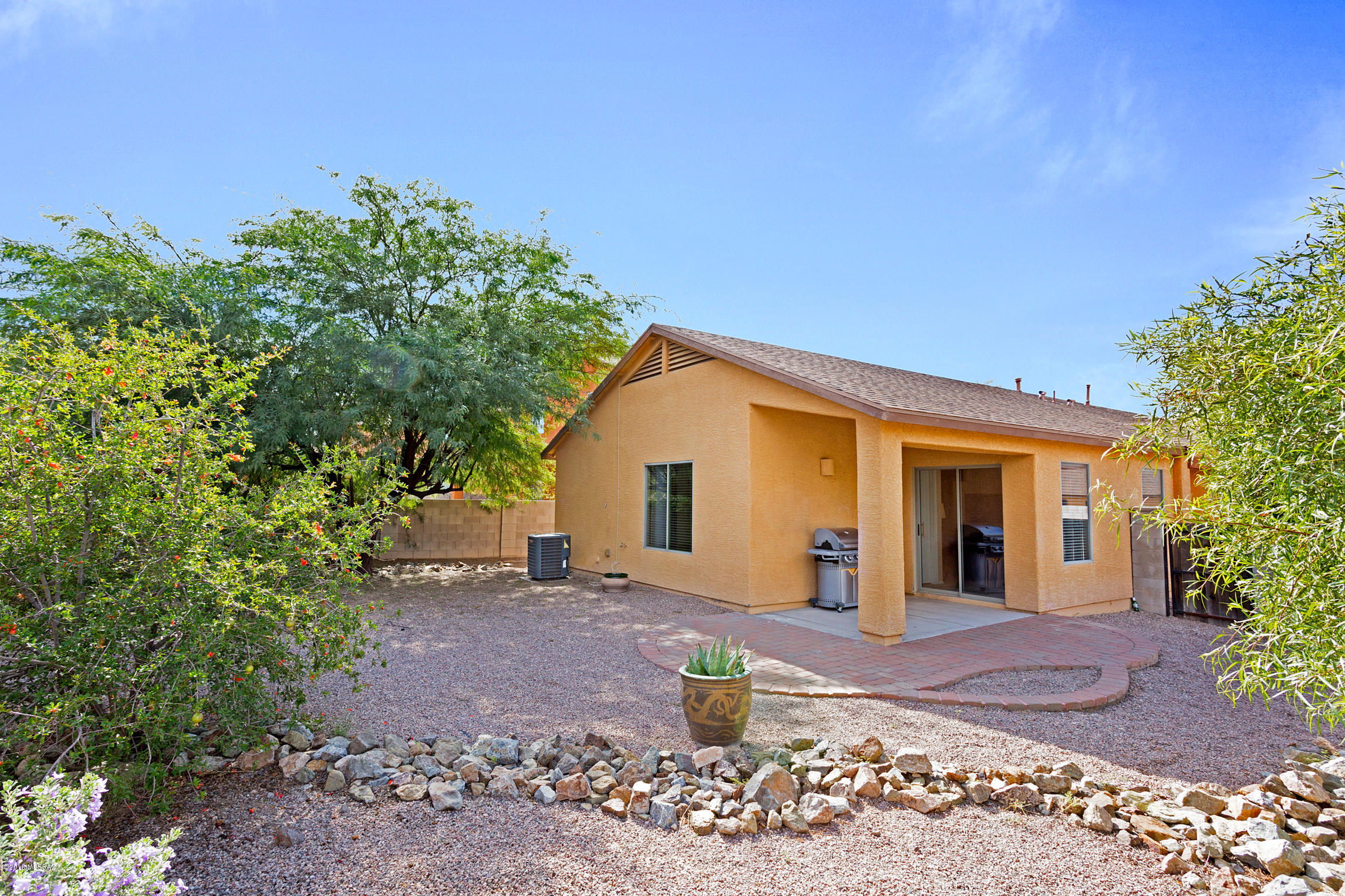 2283 E Calle Pelicano