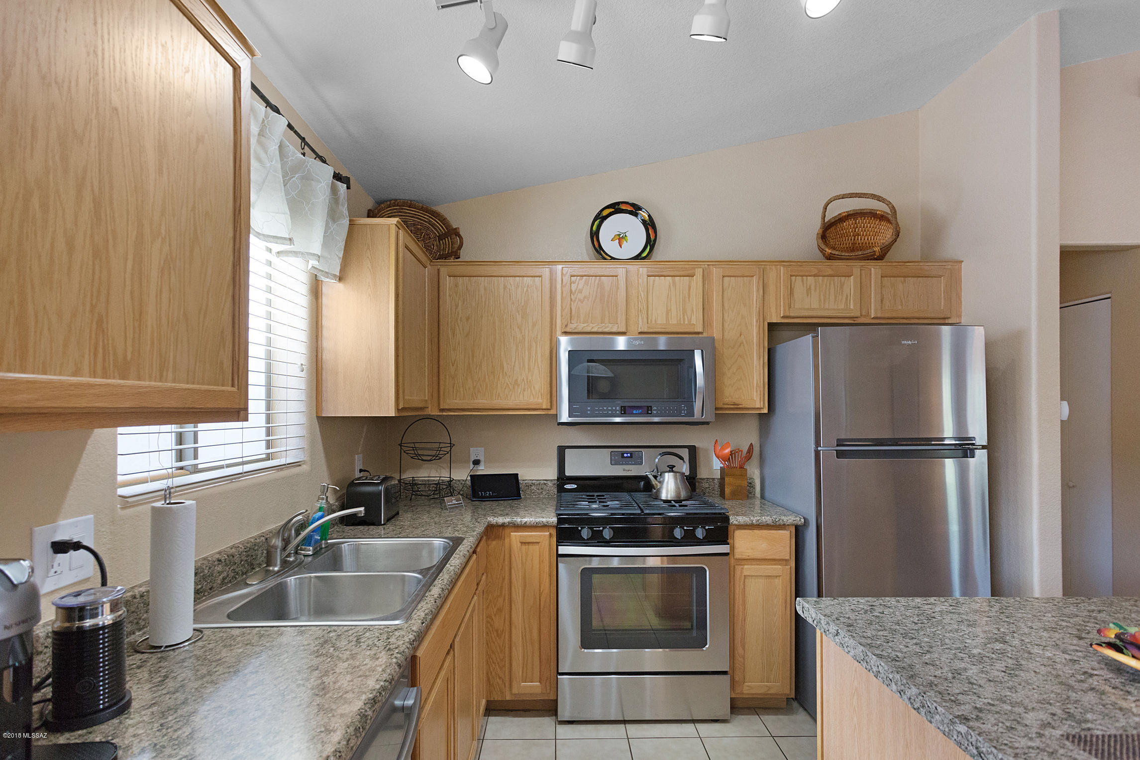 2283 E Calle Pelicano