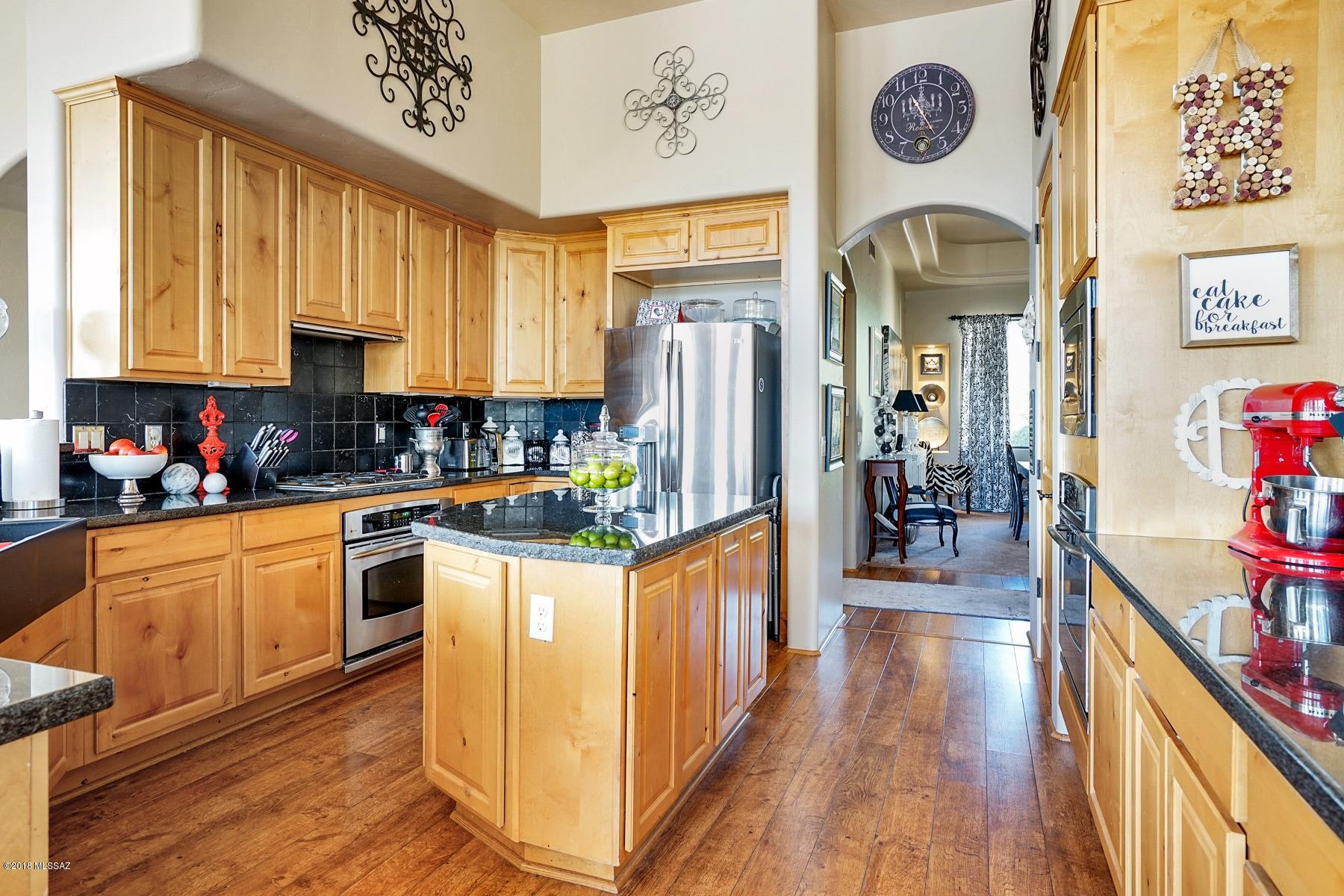 2464 N Barnwall Court