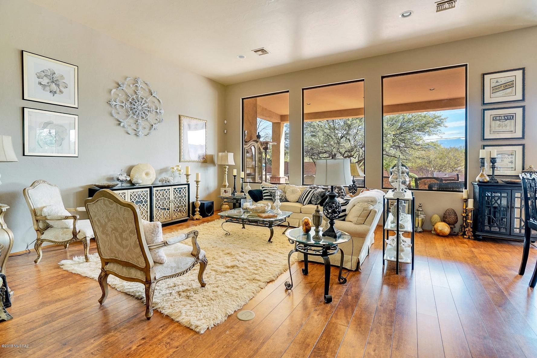 2464 N Barnwall Court