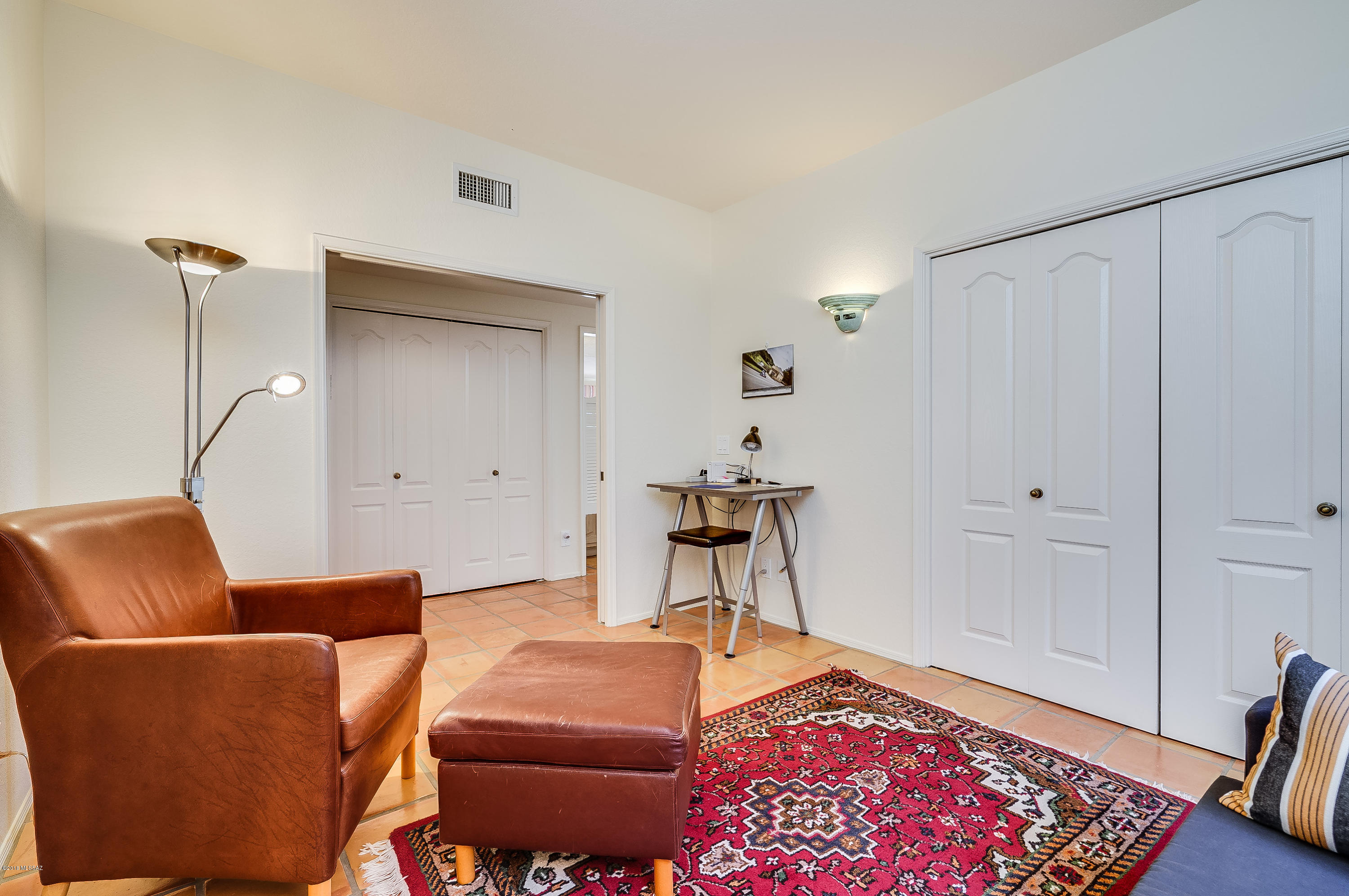 5074 N Via Gelsomino
