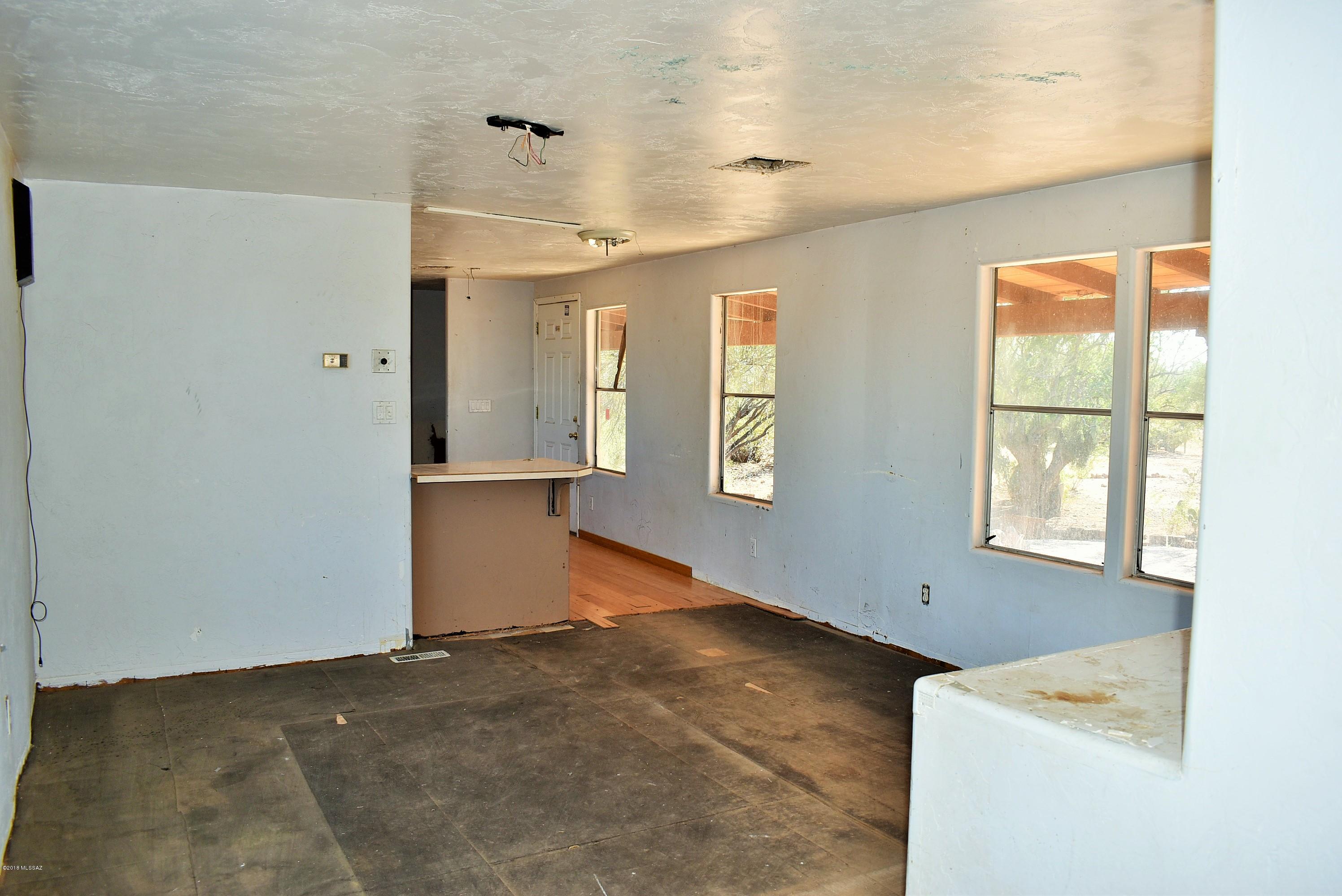 7430 N Desert Post Lane