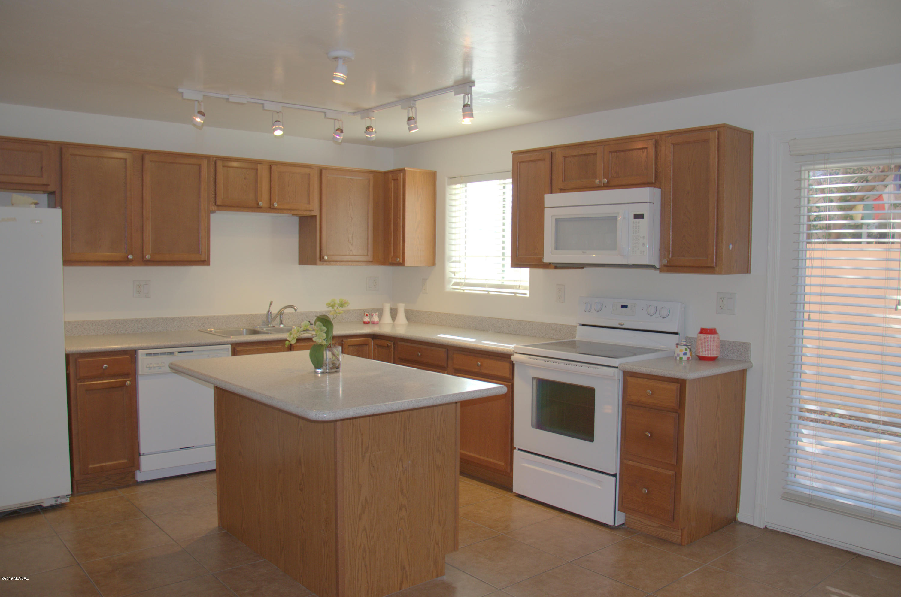 913 N Desert Avenue Unit: #A
