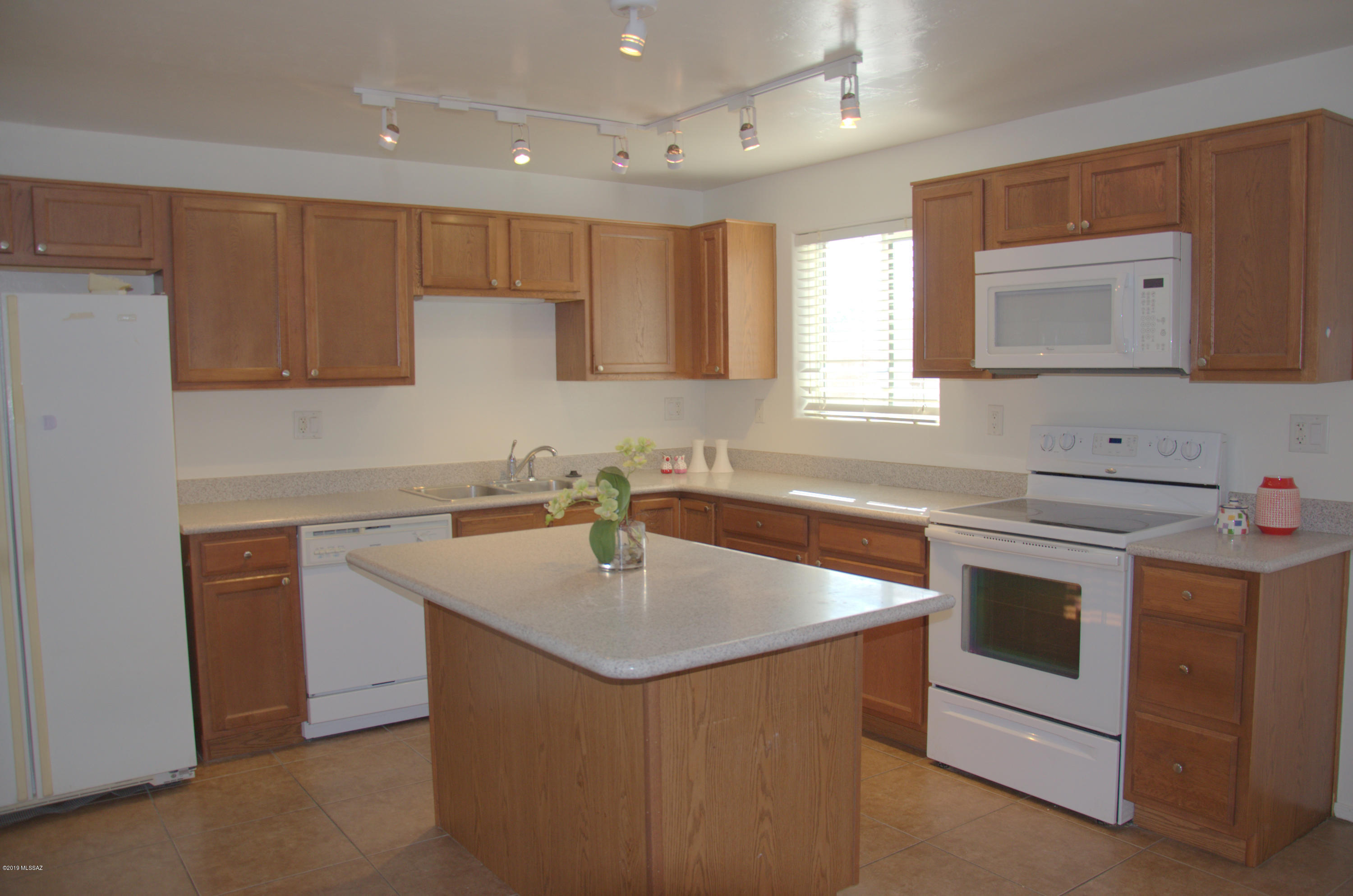 913 N Desert Avenue Unit: #A