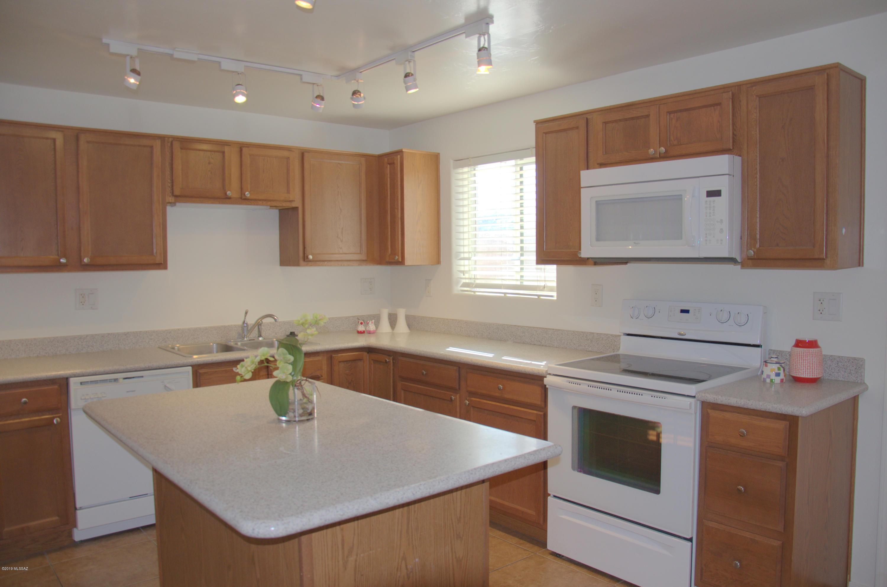 913 N Desert Avenue Unit: #A