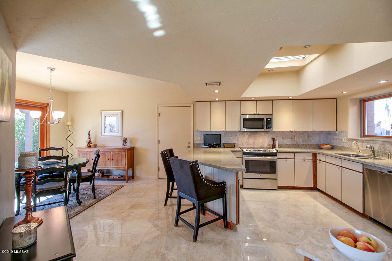 4140 N Camino Ferreo