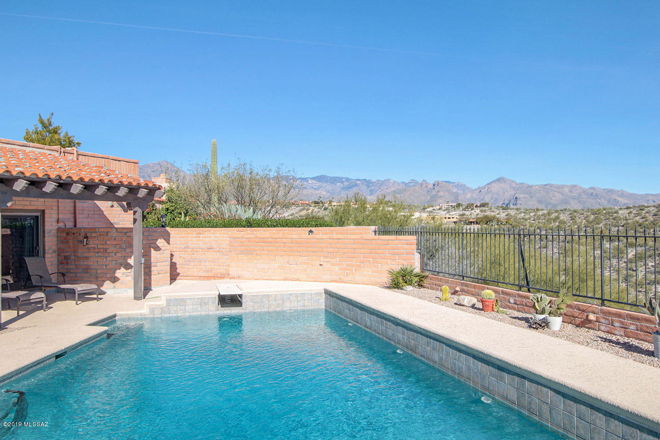 4140 N Camino Ferreo