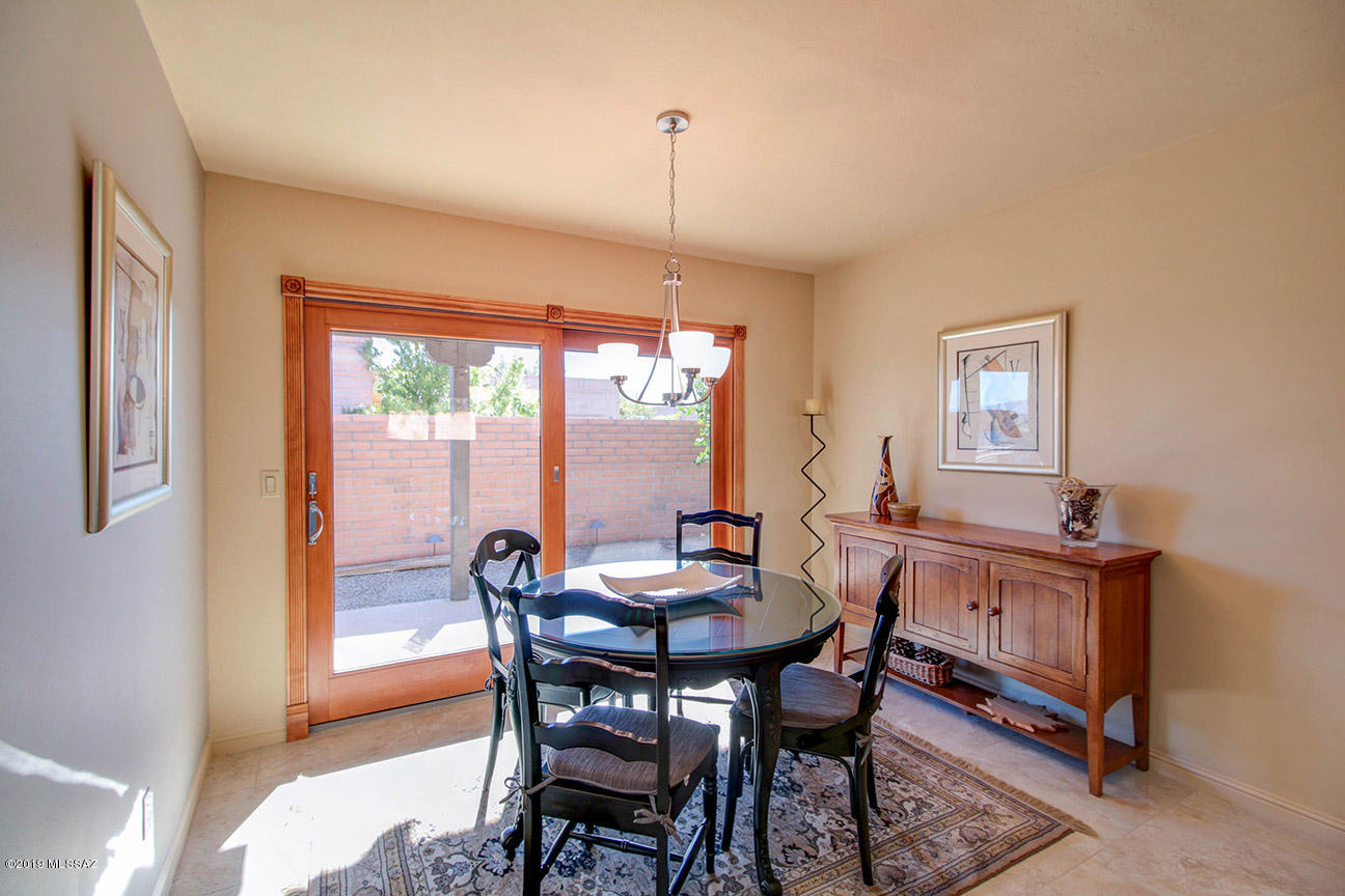 4140 N Camino Ferreo