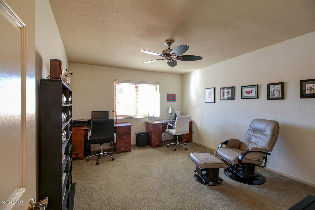 4140 N Camino Ferreo