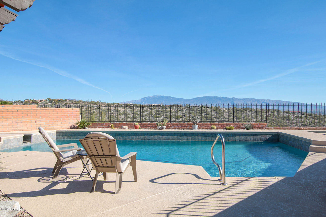 4140 N Camino Ferreo