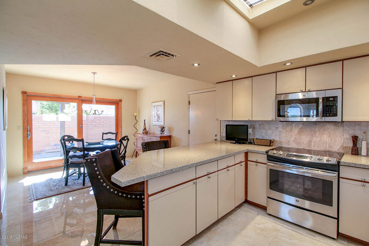 4140 N Camino Ferreo