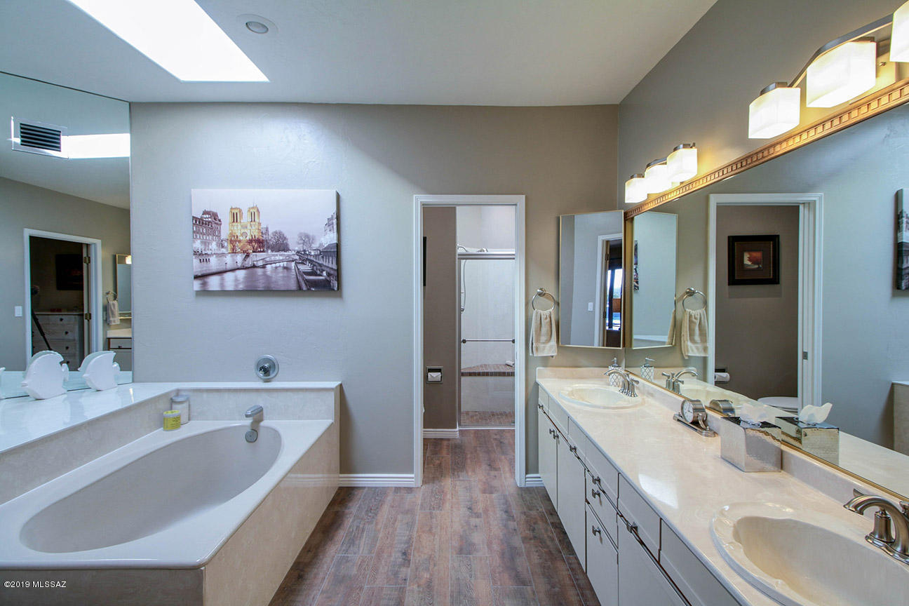4140 N Camino Ferreo