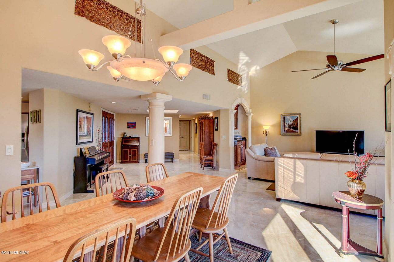 4140 N Camino Ferreo