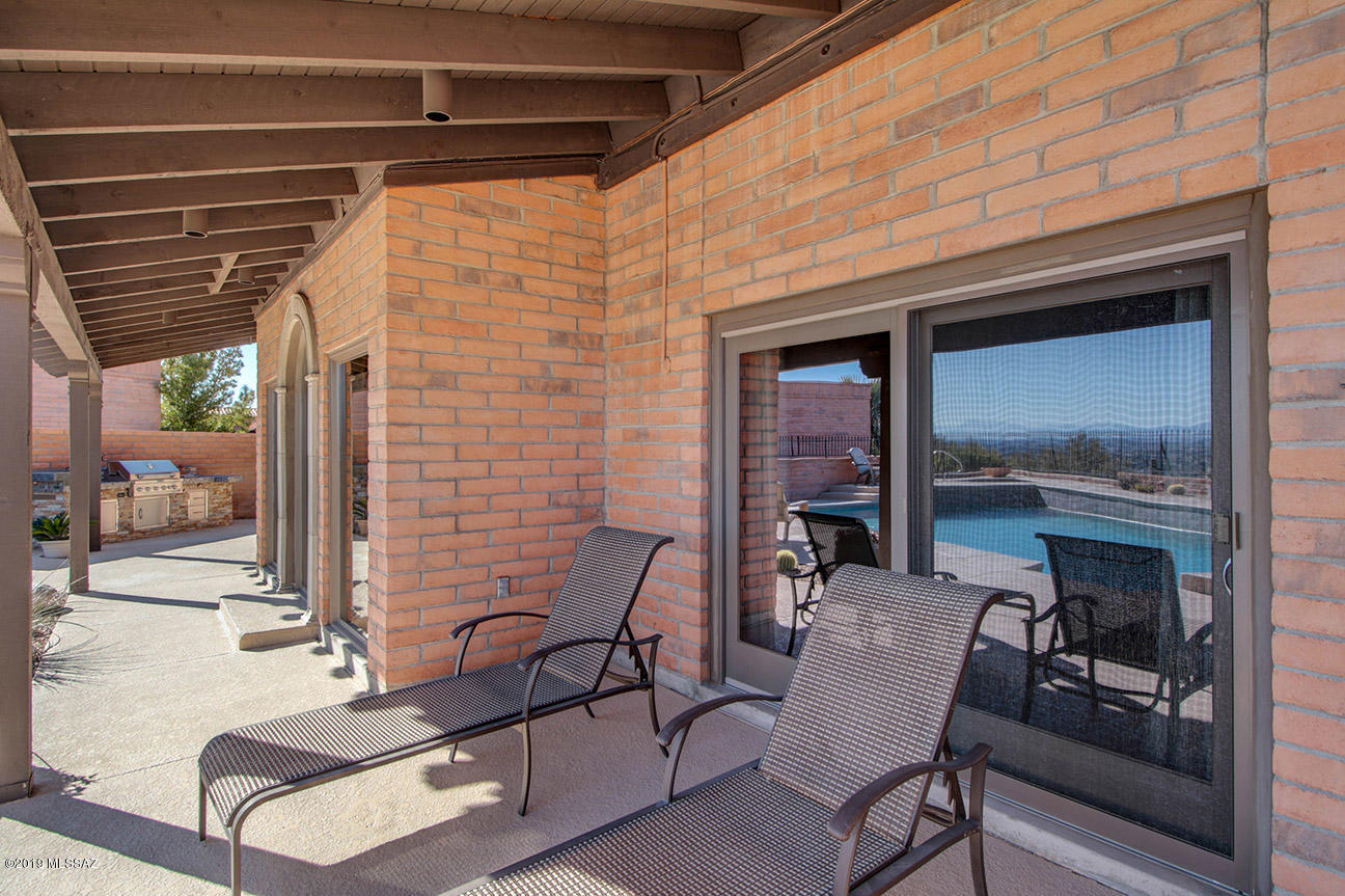 4140 N Camino Ferreo