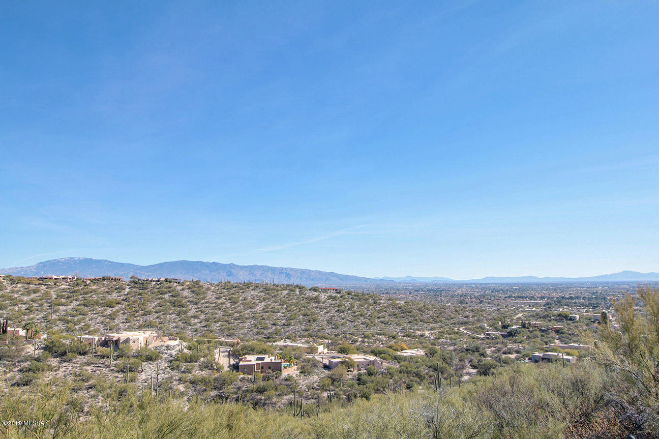 4140 N Camino Ferreo