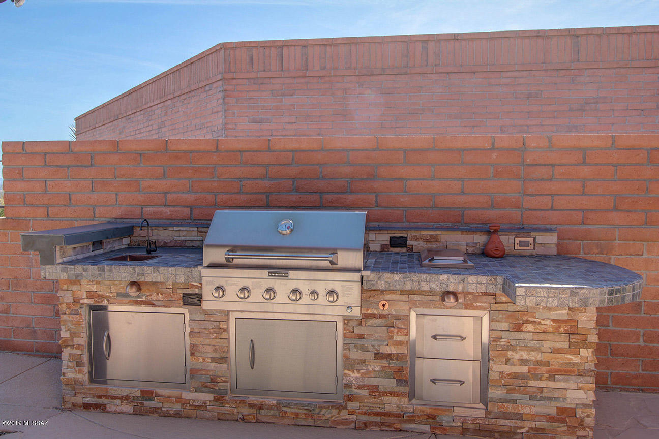 4140 N Camino Ferreo