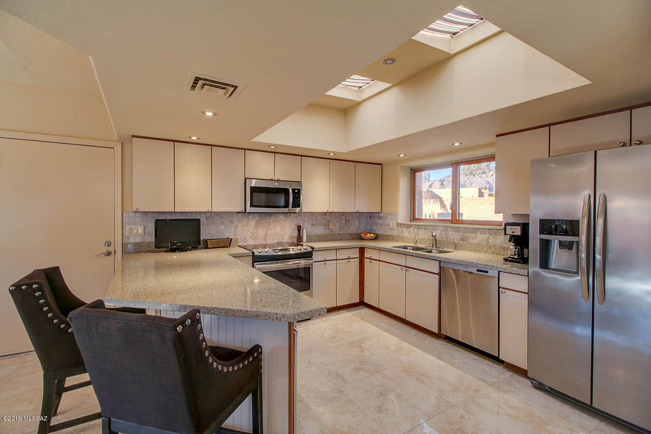 4140 N Camino Ferreo
