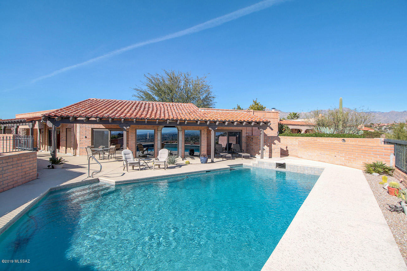 4140 N Camino Ferreo