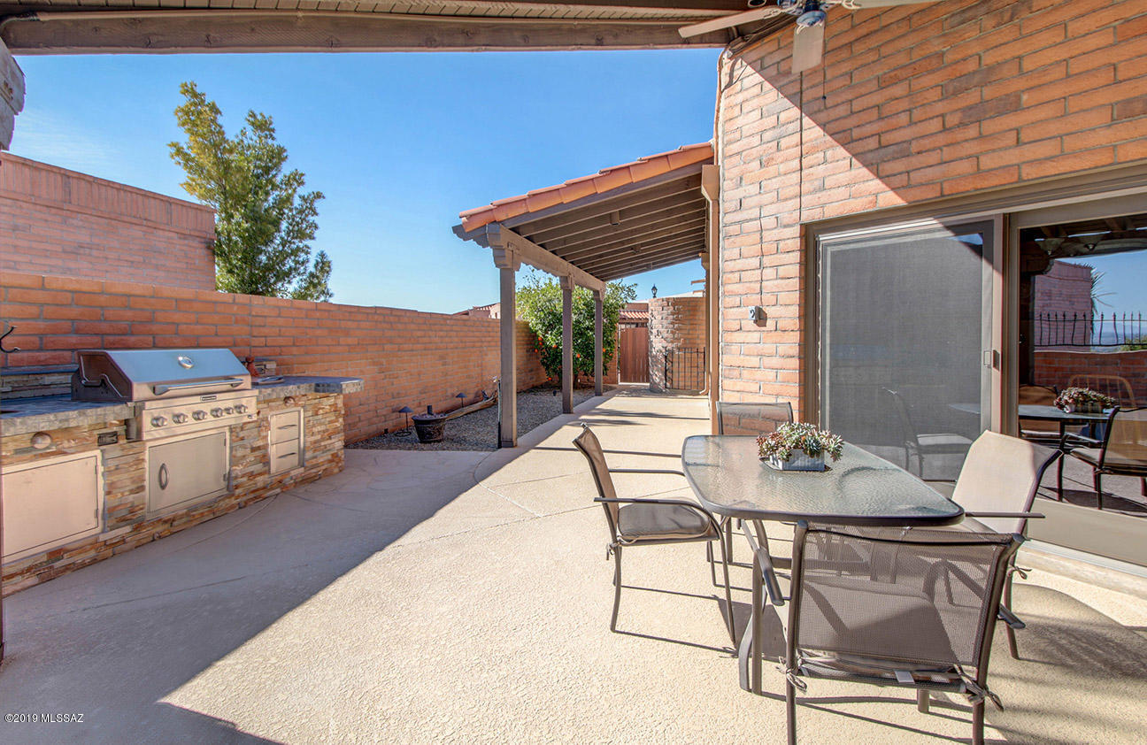 4140 N Camino Ferreo
