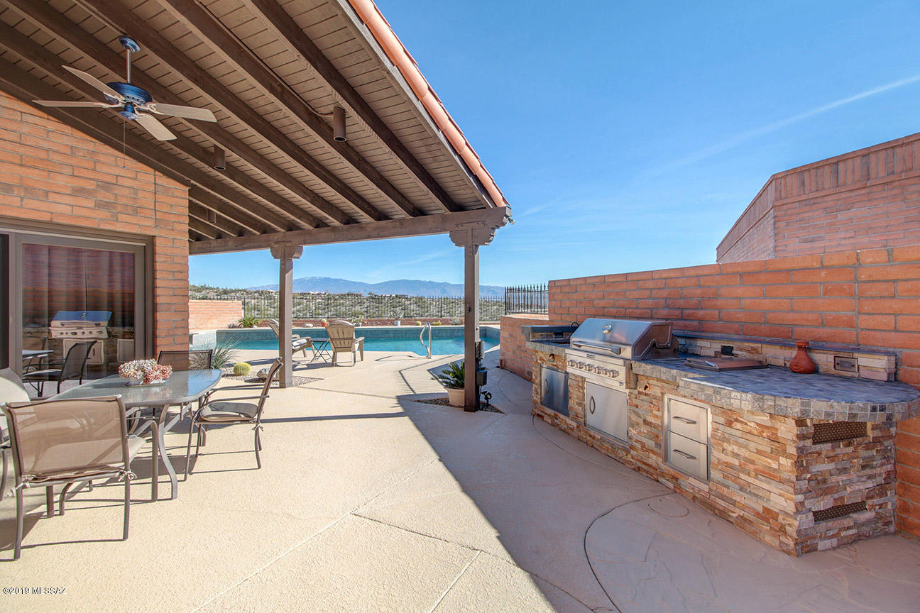 4140 N Camino Ferreo