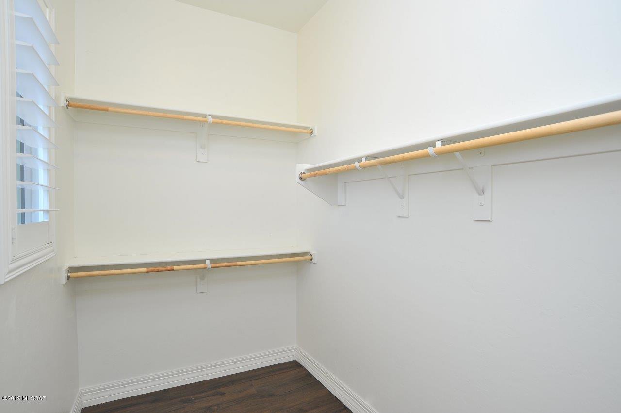 9339 E Spur Crossing Place