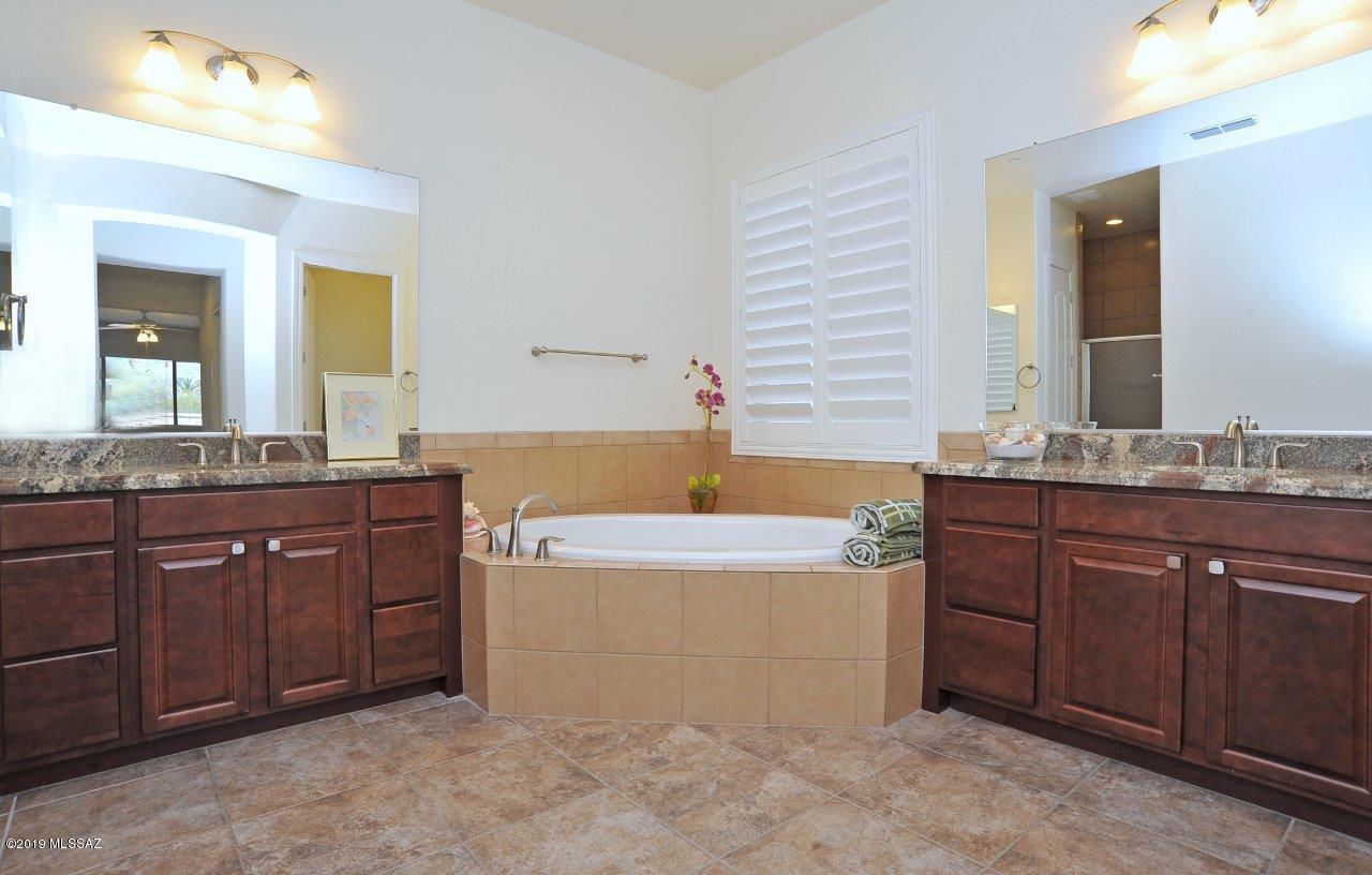 9339 E Spur Crossing Place