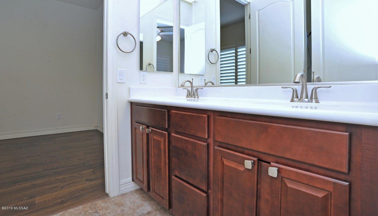 9339 E Spur Crossing Place