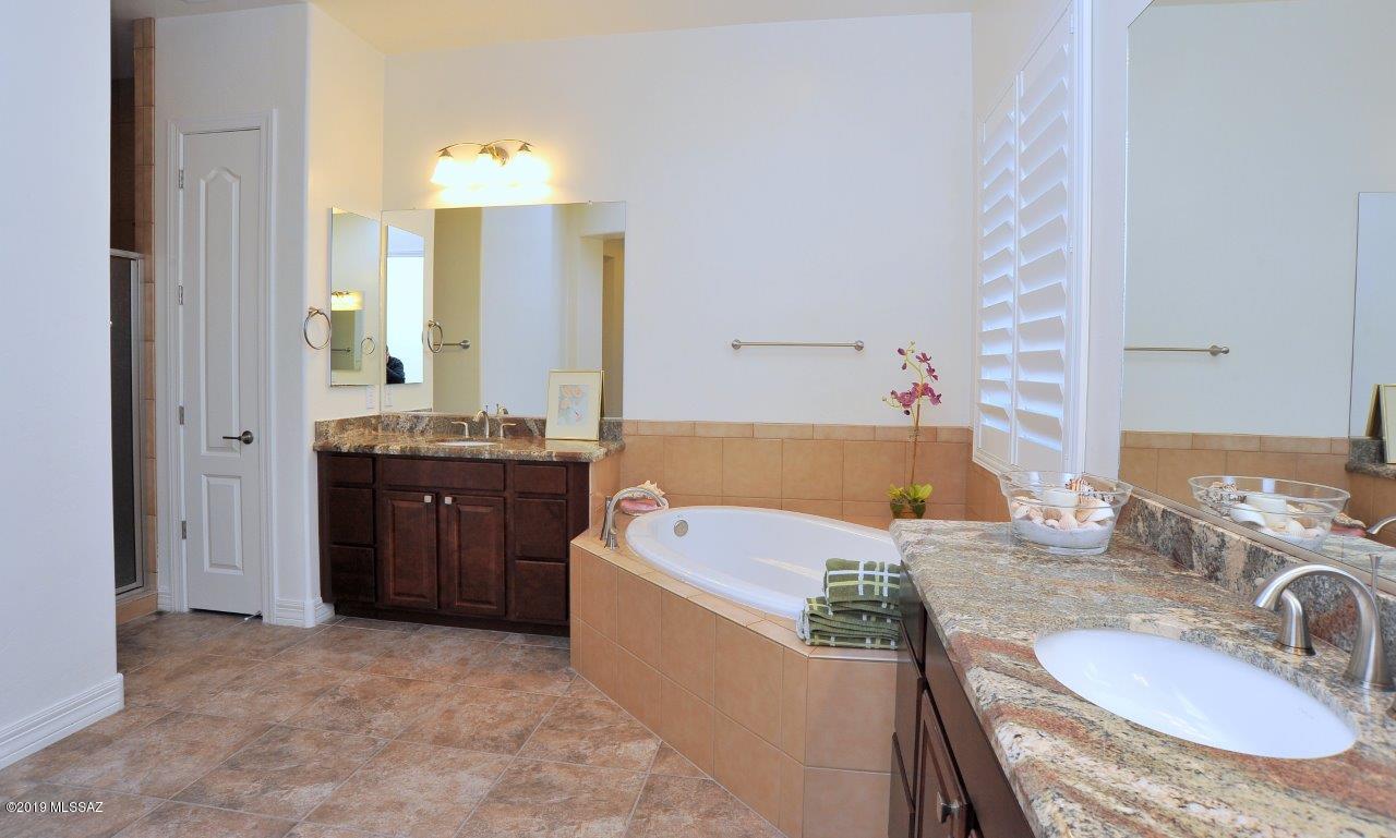 9339 E Spur Crossing Place