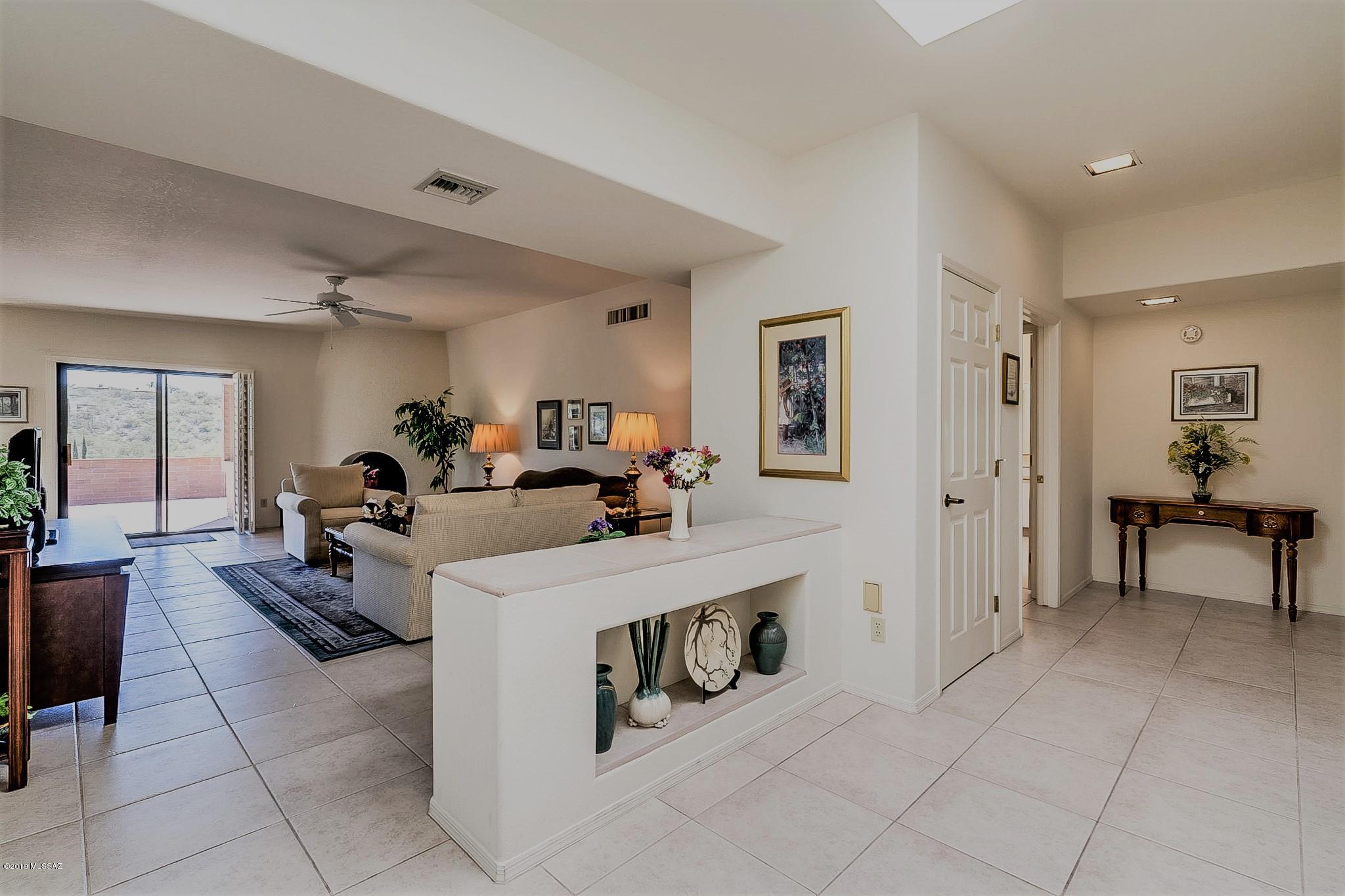 4910 N Via Velazquez