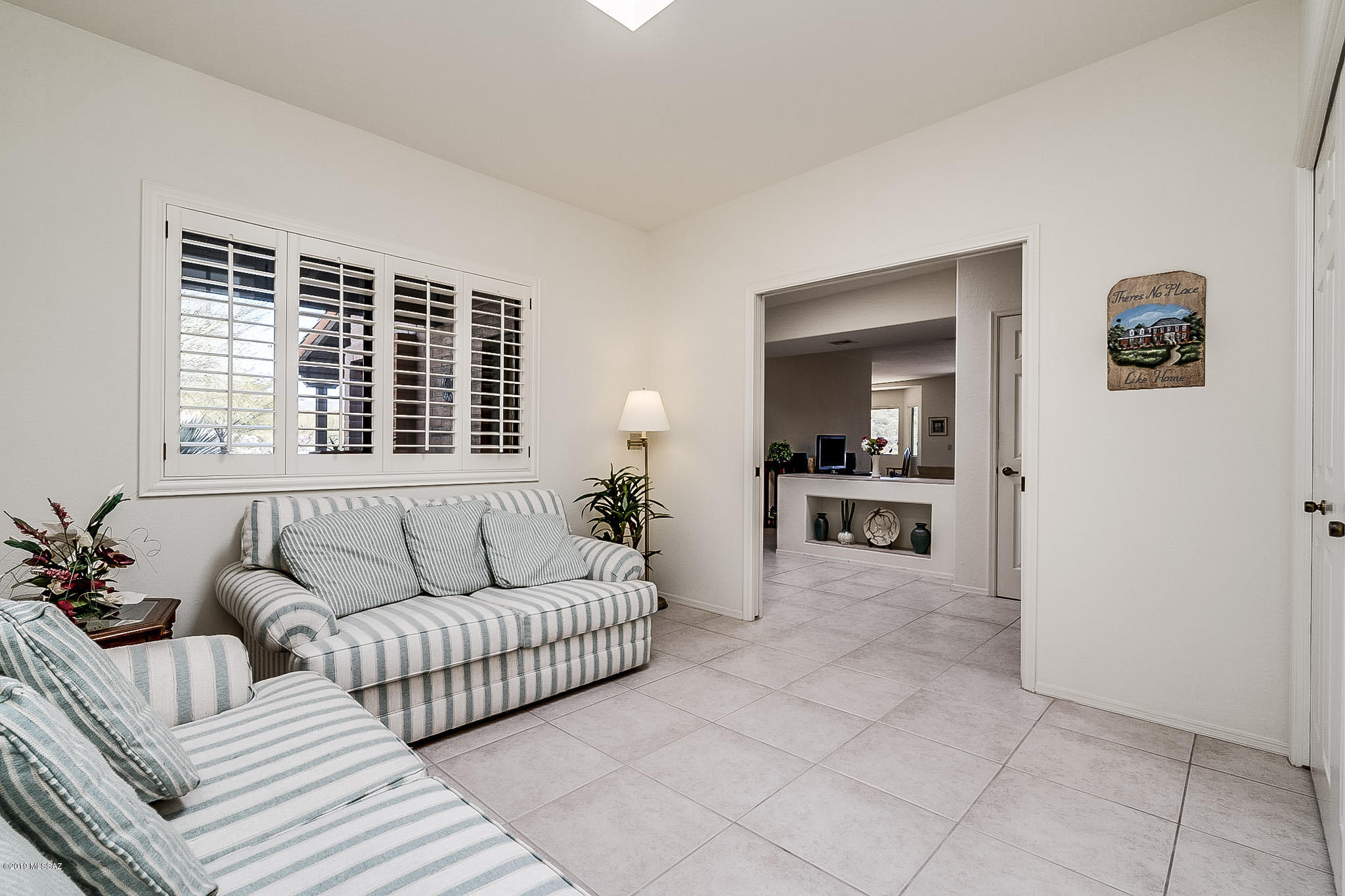 4910 N Via Velazquez