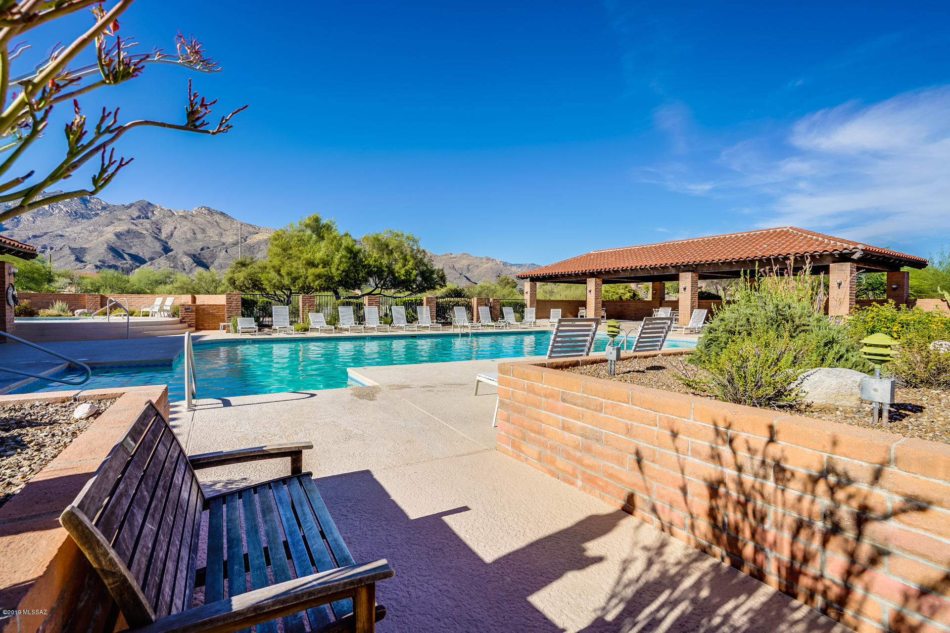 4910 N Via Velazquez