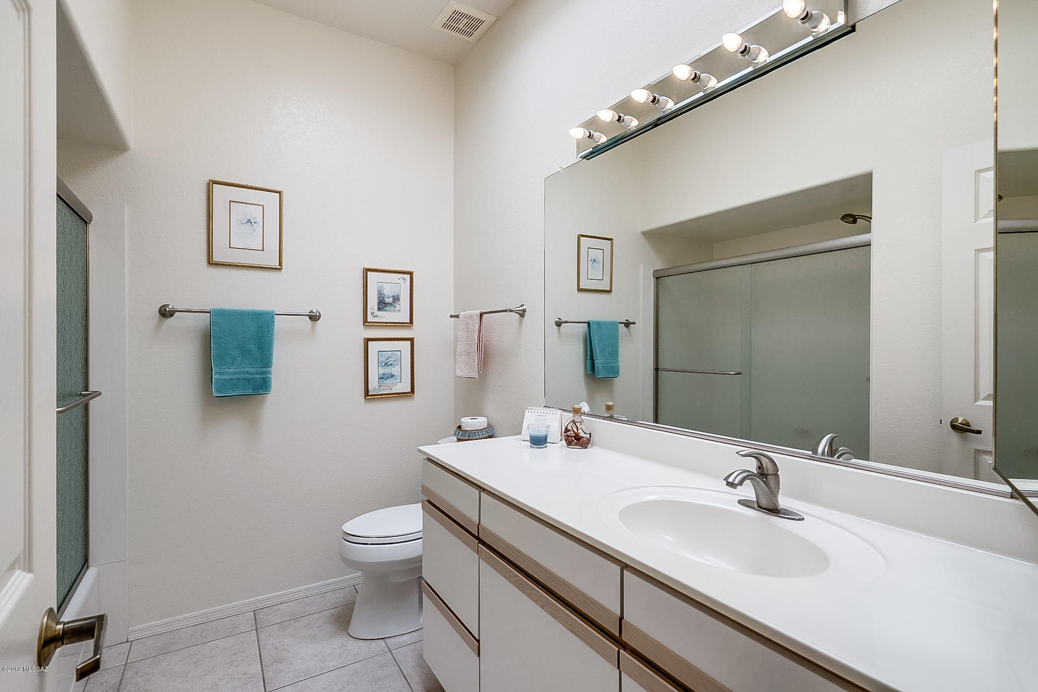 4910 N Via Velazquez