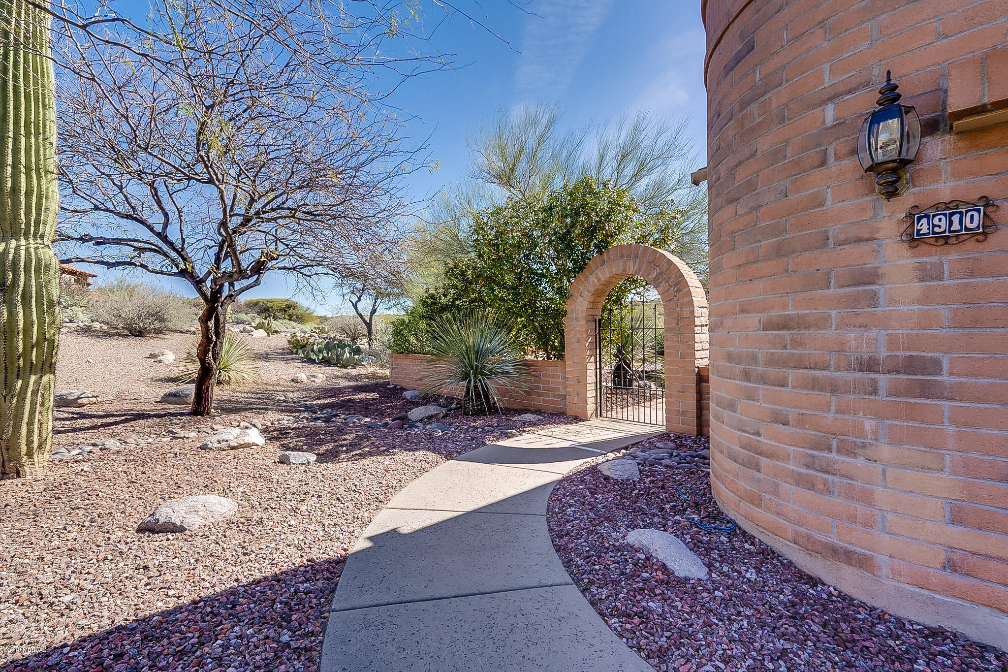 4910 N Via Velazquez