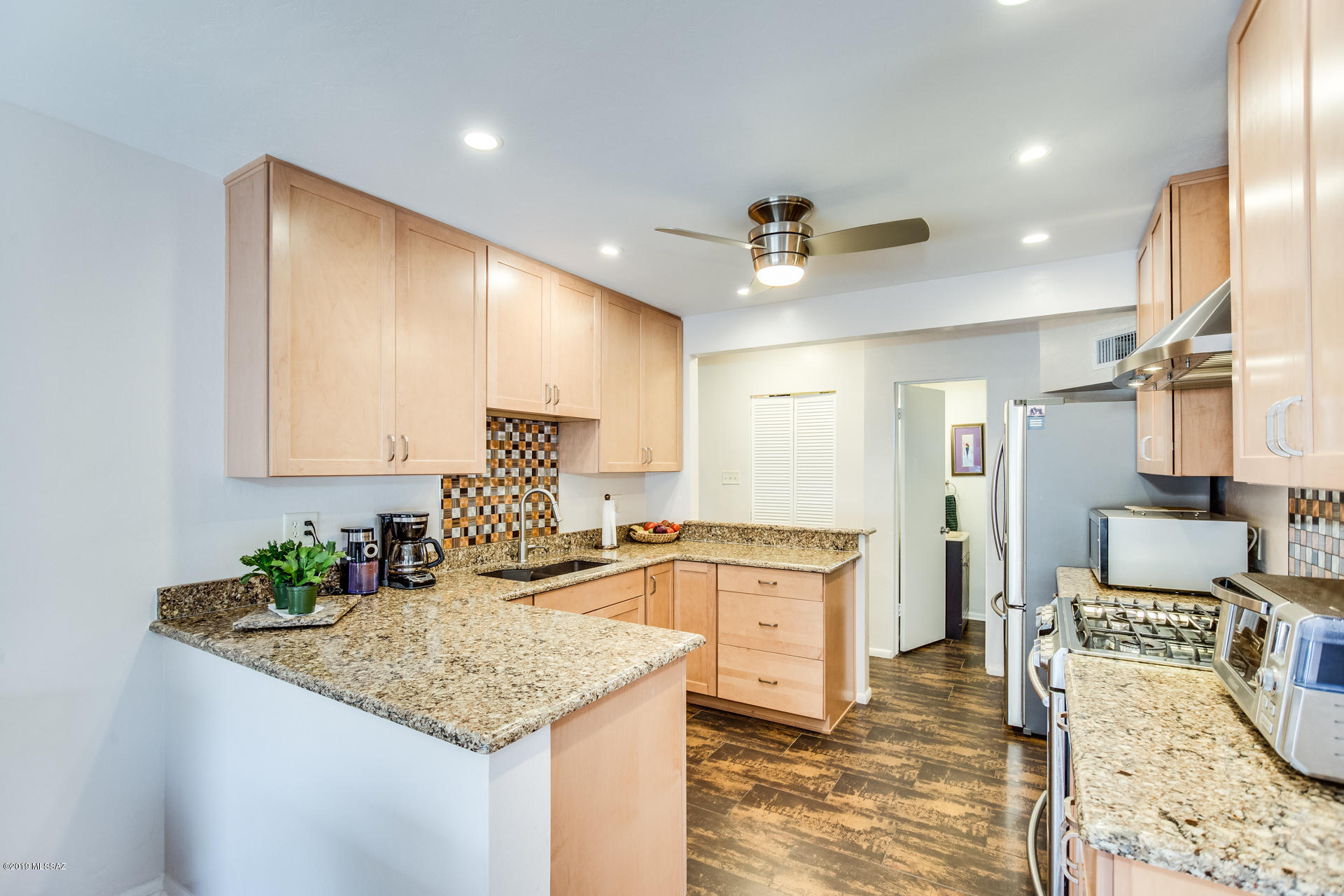 410 S Harvard Avenue