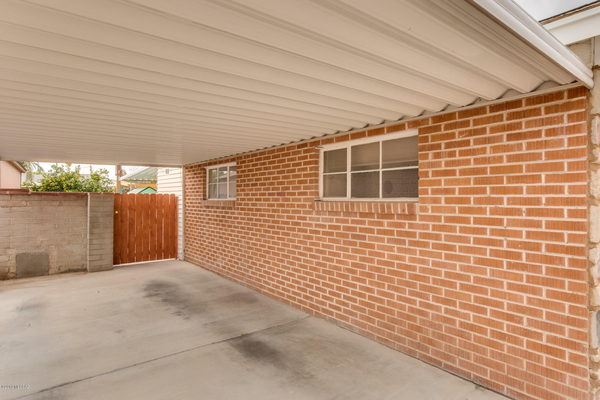 410 S Harvard Avenue