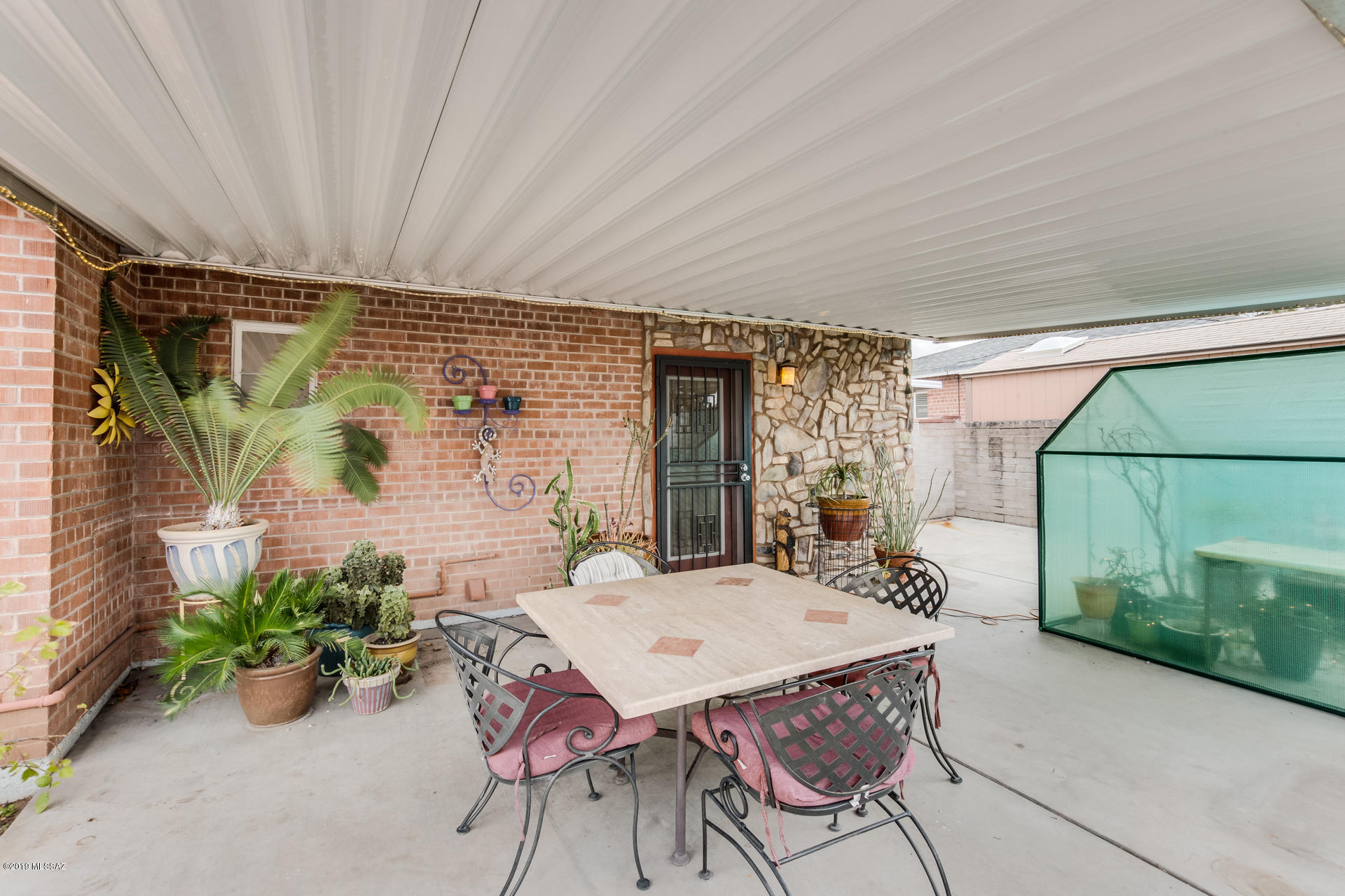 410 S Harvard Avenue