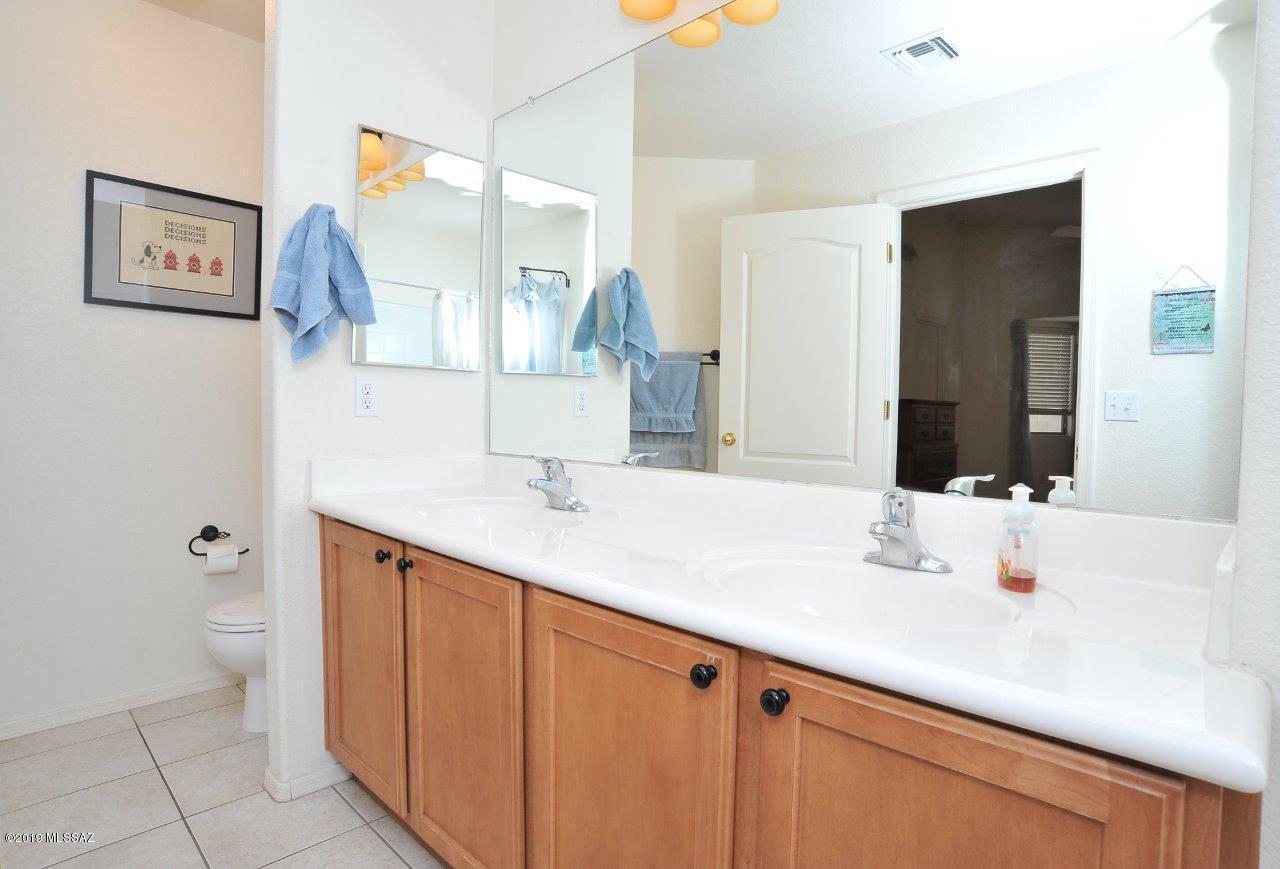 7414 S Pacific Willow Drive