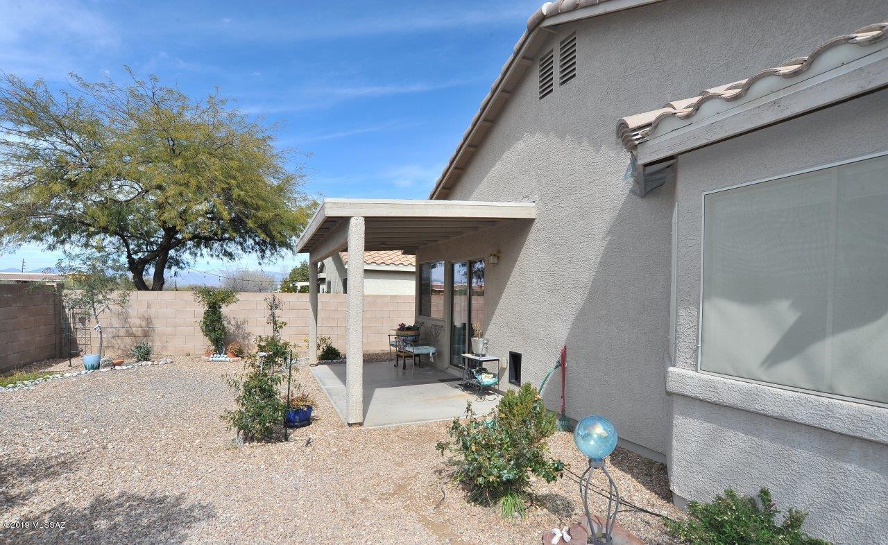 7414 S Pacific Willow Drive