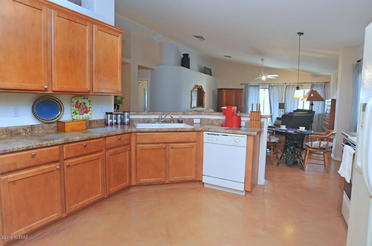 7414 S Pacific Willow Drive