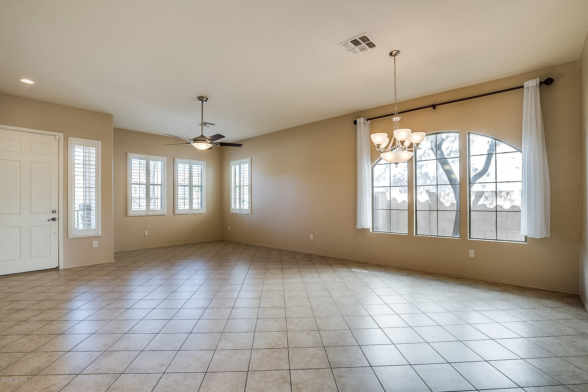 1183 W Doolan Drive