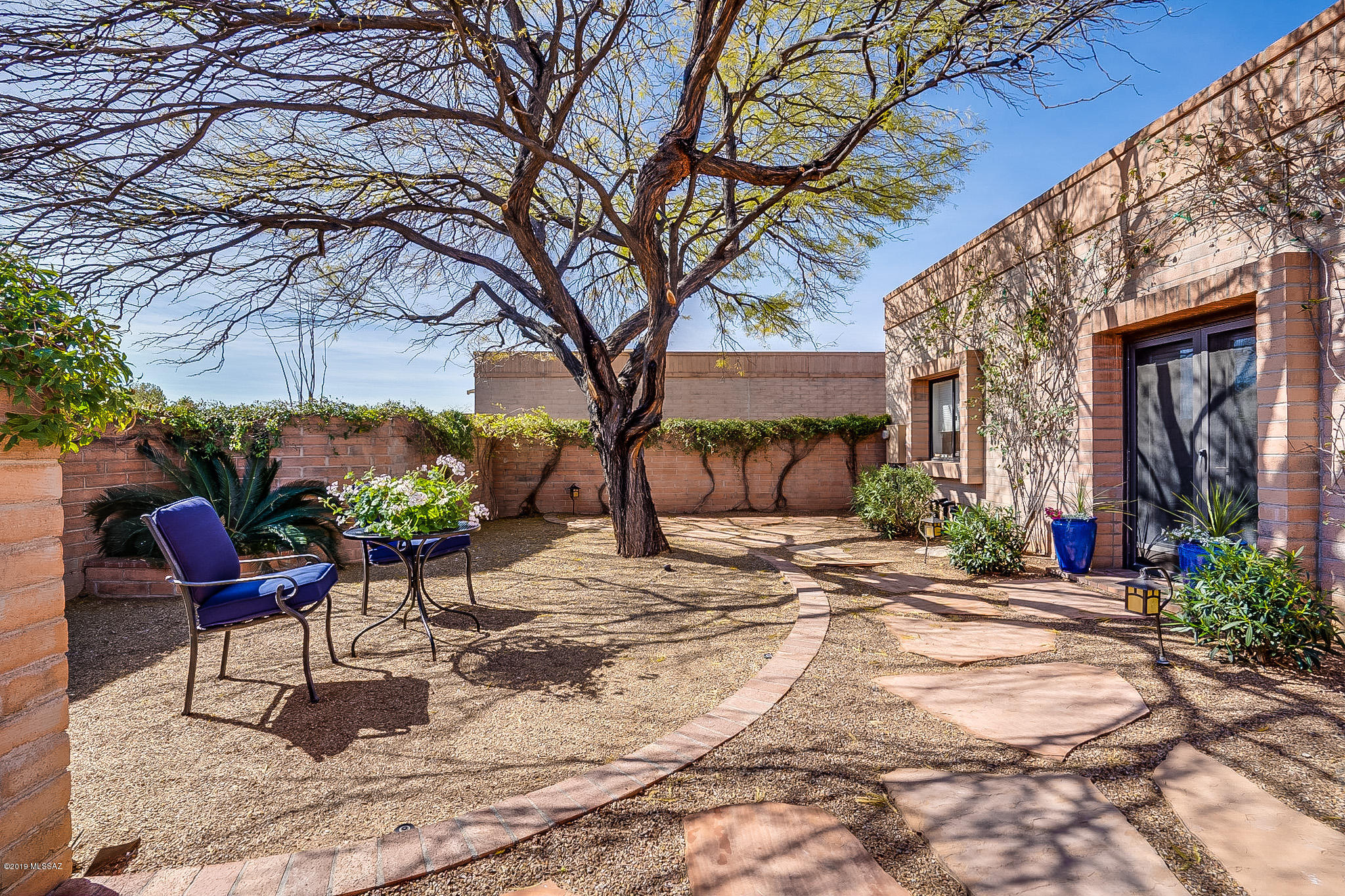 5201 N Via Velazquez