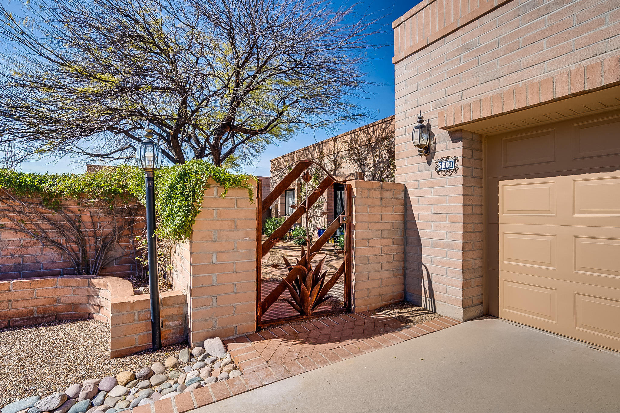 5201 N Via Velazquez