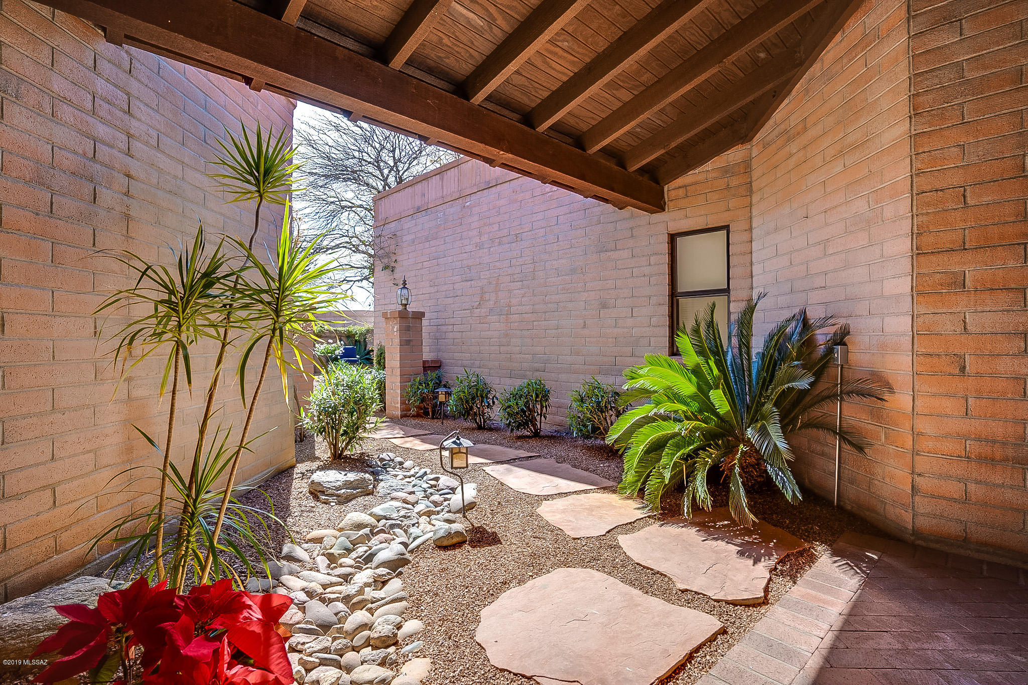 5201 N Via Velazquez