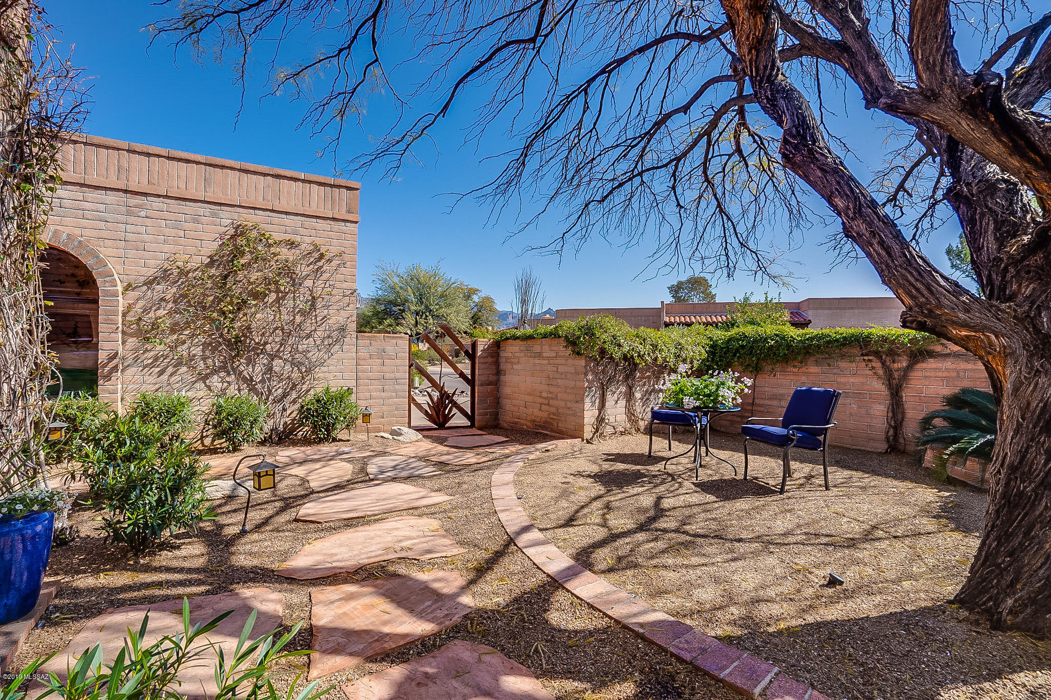 5201 N Via Velazquez