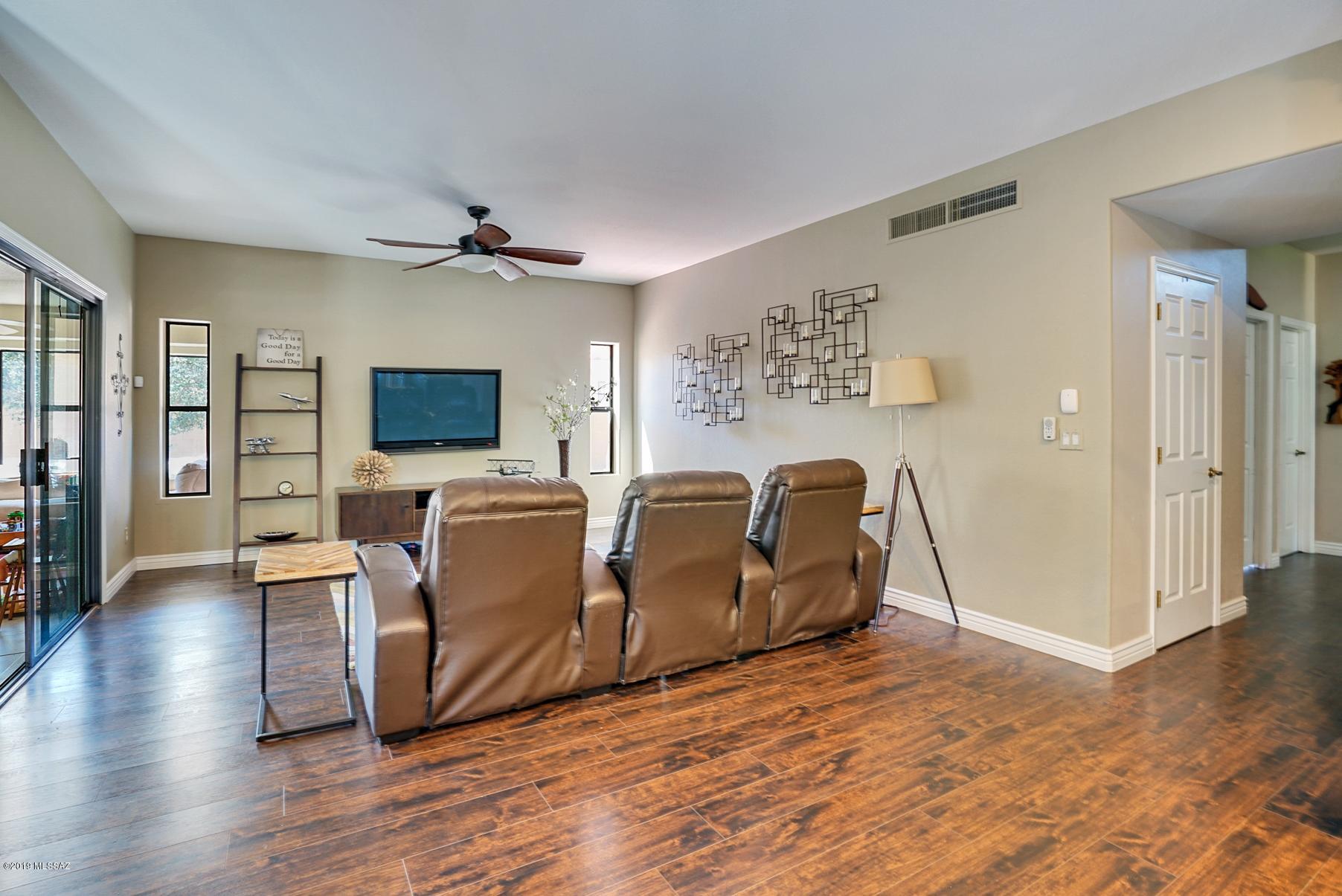 7337 E Shoreward Loop