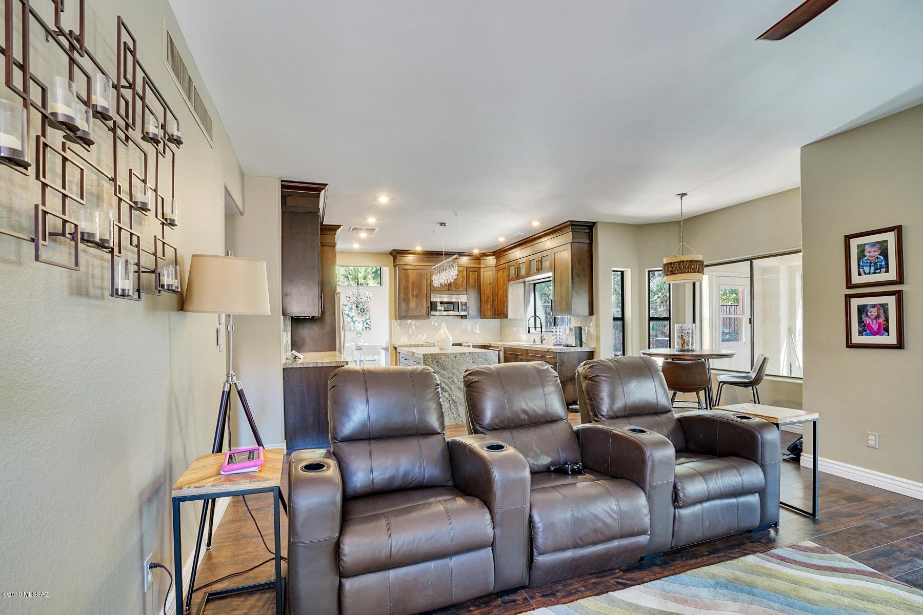 7337 E Shoreward Loop