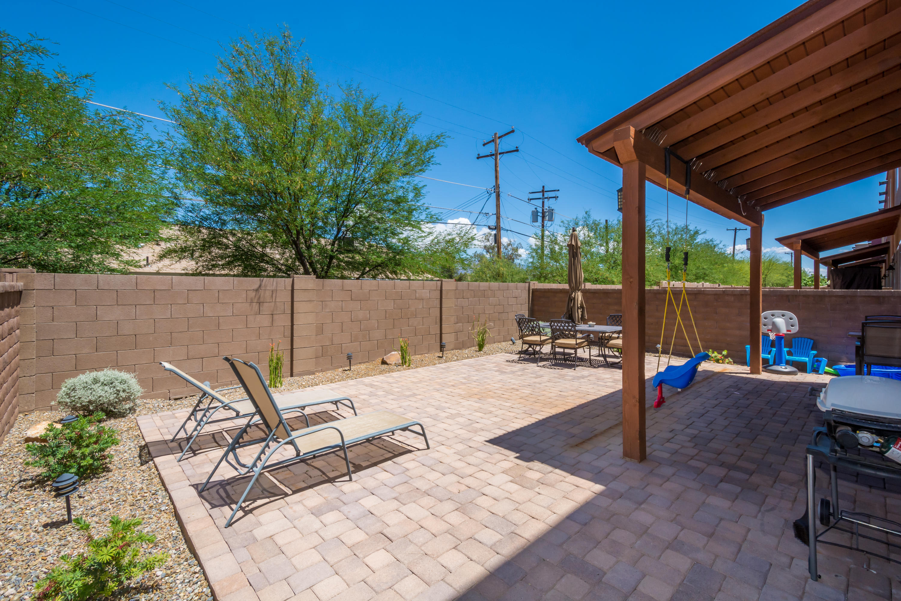 2886 N Silkie Place