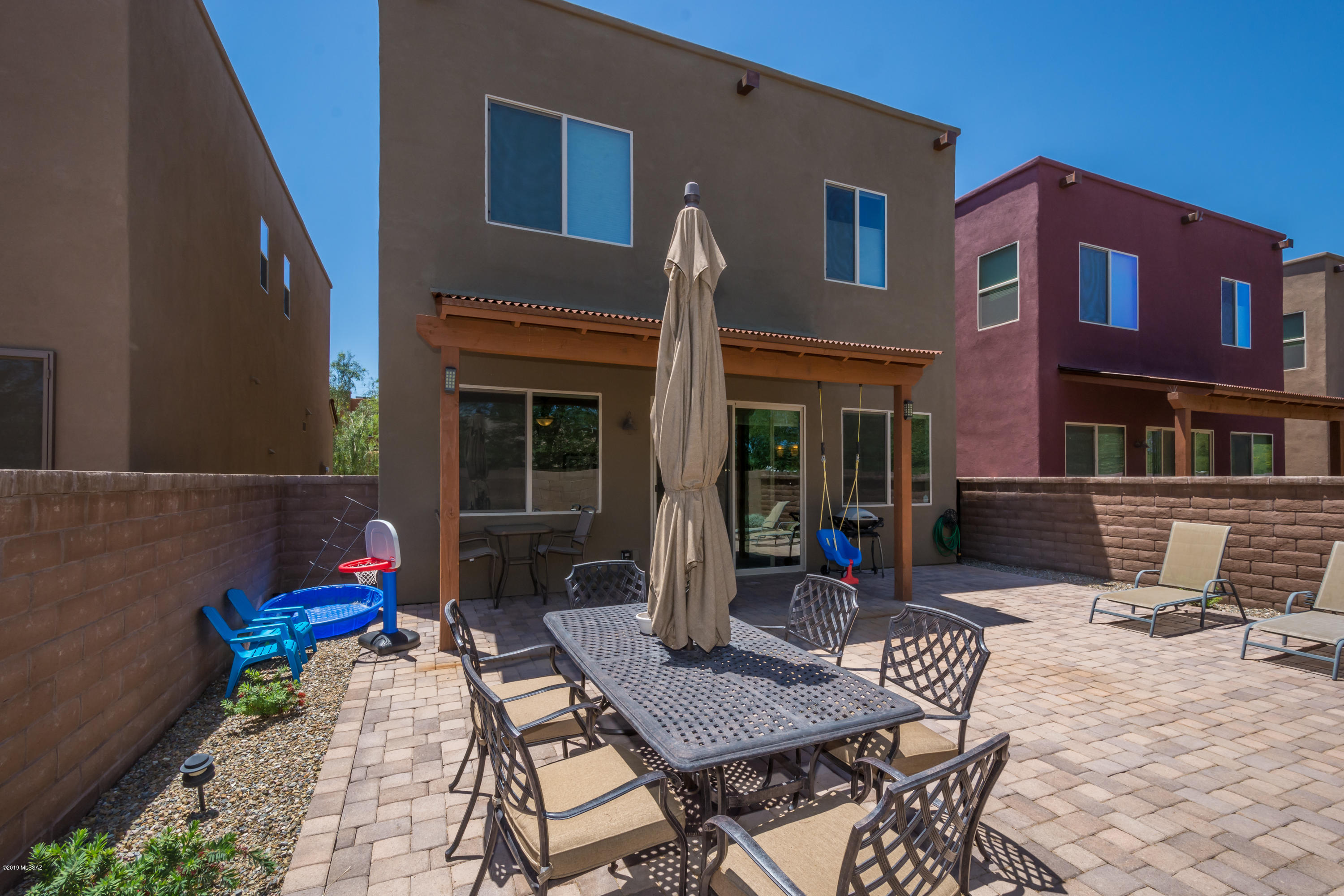 2886 N Silkie Place