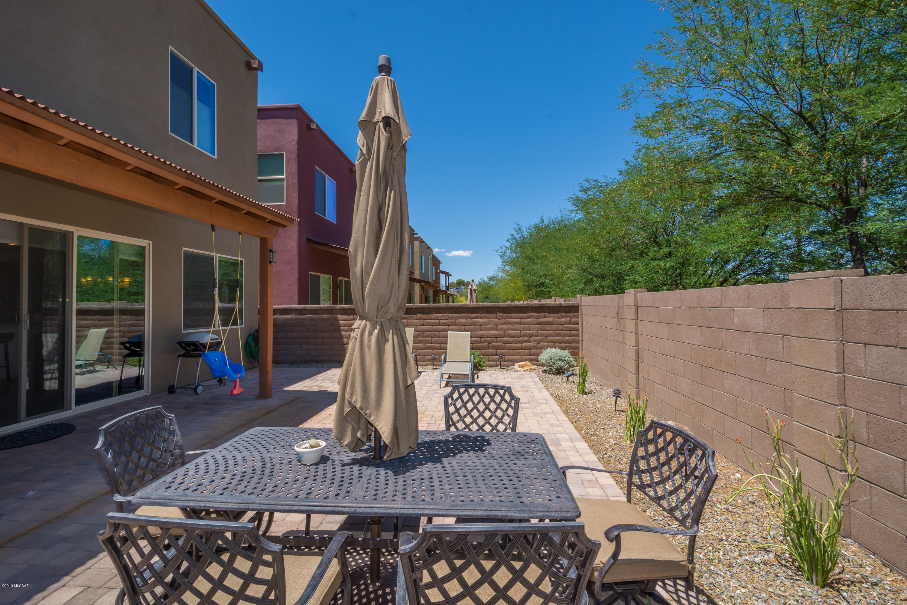 2886 N Silkie Place